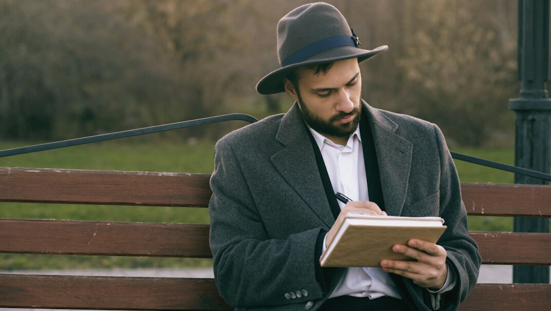 detective reading book